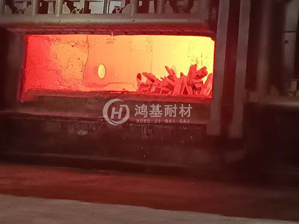 45噸雙室熔鋁爐試產