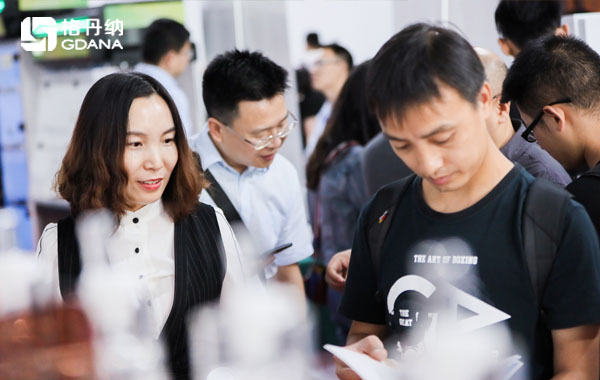 現場老師、專業人士與格丹納工程師一對一交流